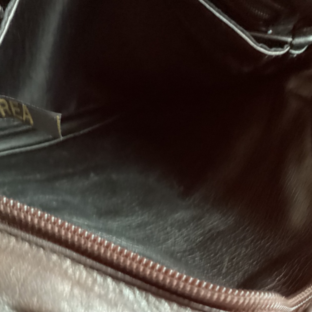 Vintage Perlina Leather Crossbody Handbag - Picture 8 of 9